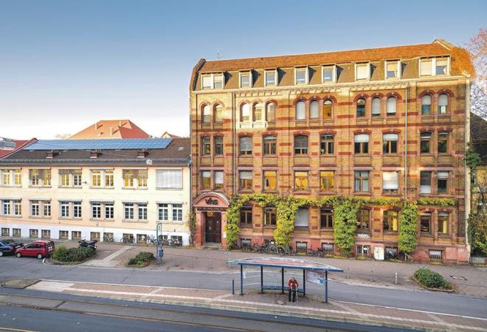 Gebäude-akademie Ältere