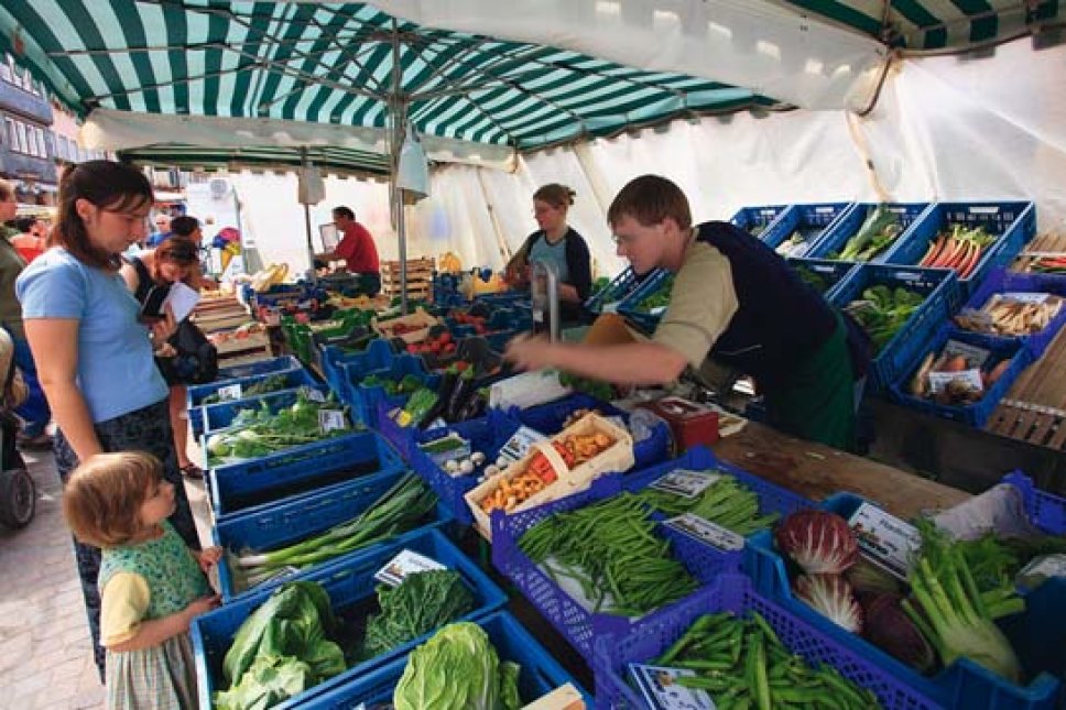 Huw-65 Ausflug Markt
