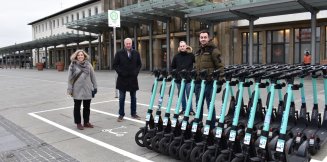 Neue Abstellfläche für E-Scooter am Hauptbahnhof in Kaiserslautern