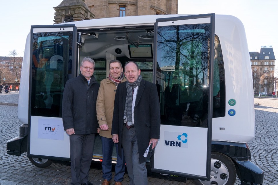 Foto-vm-idb-specht-roboshuttle Wasserturm-6-1-2017