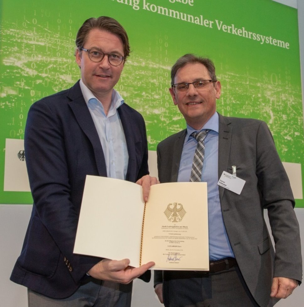 Übergabe Förderbescheid Sch-ritthaler 30-11-2018-kl-kl