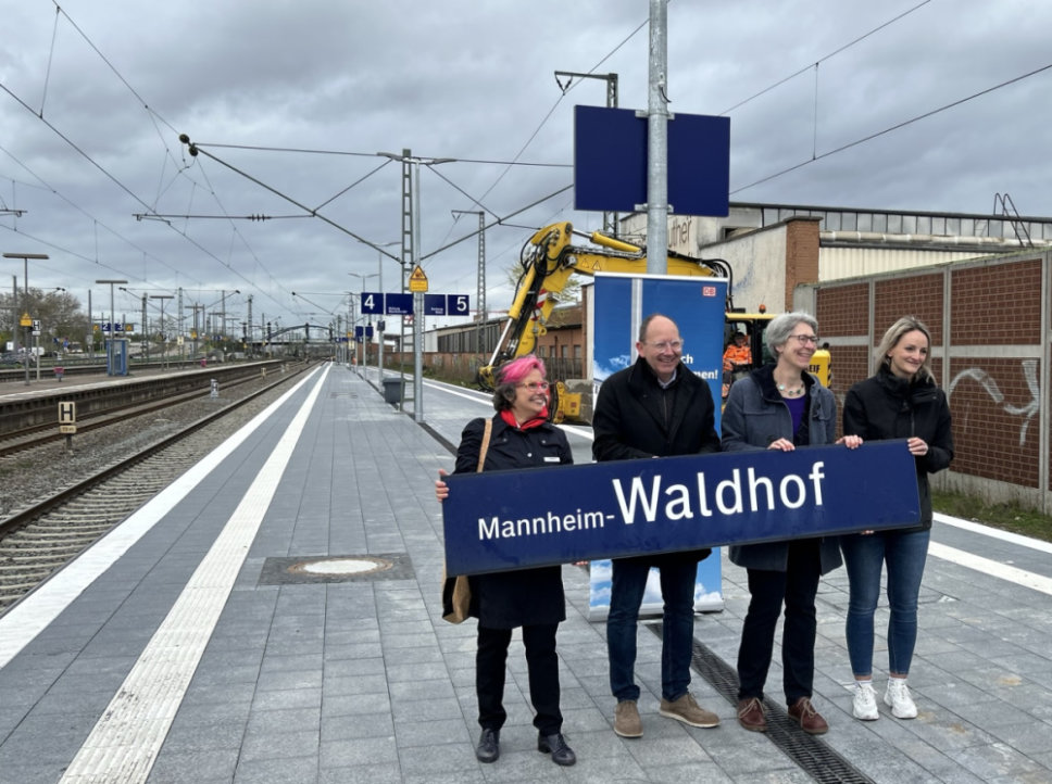 Foto Eröffnung Bahnsteig C Im Bahnhof Mannheim-waldhof-4-kl
